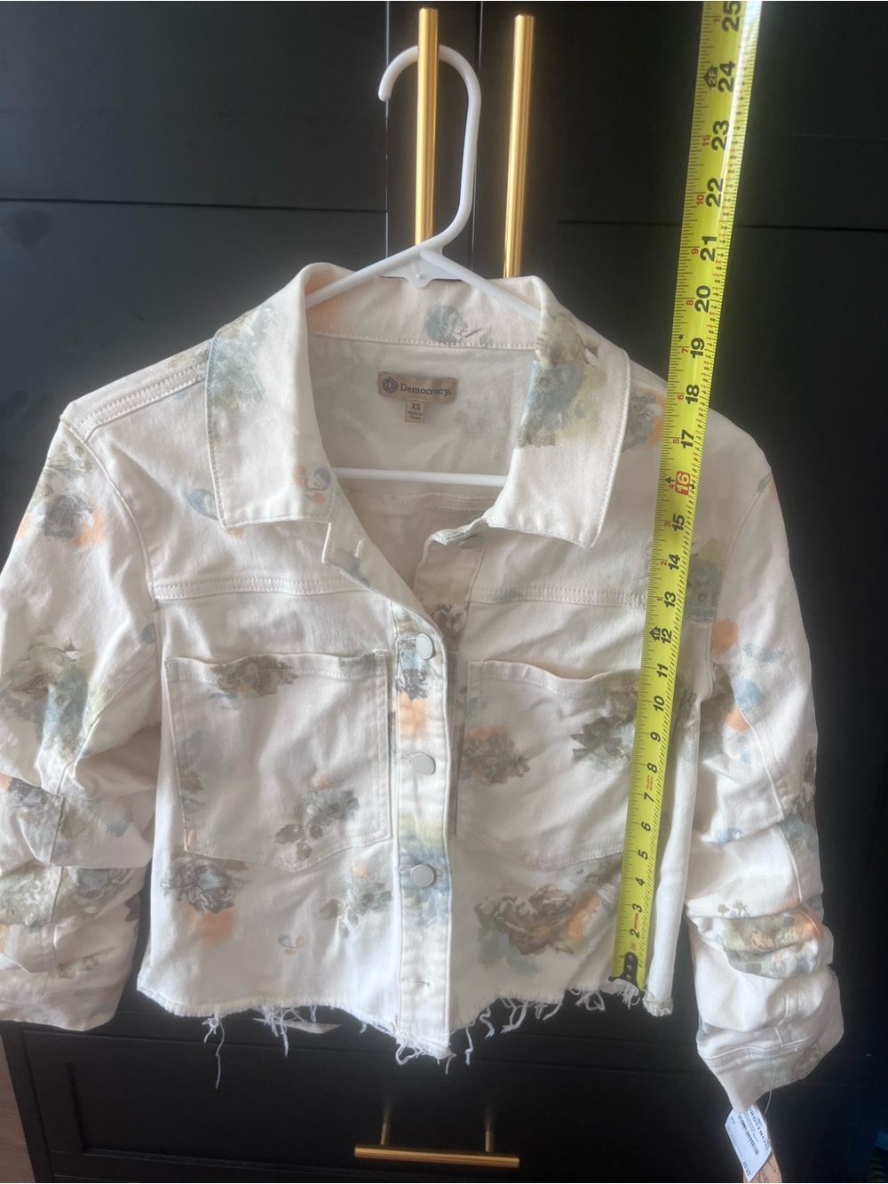Off-White Cropped Jean Jacket with Floral Detail, Raw Hem & Scrunched Arms - Picture 7 of 8